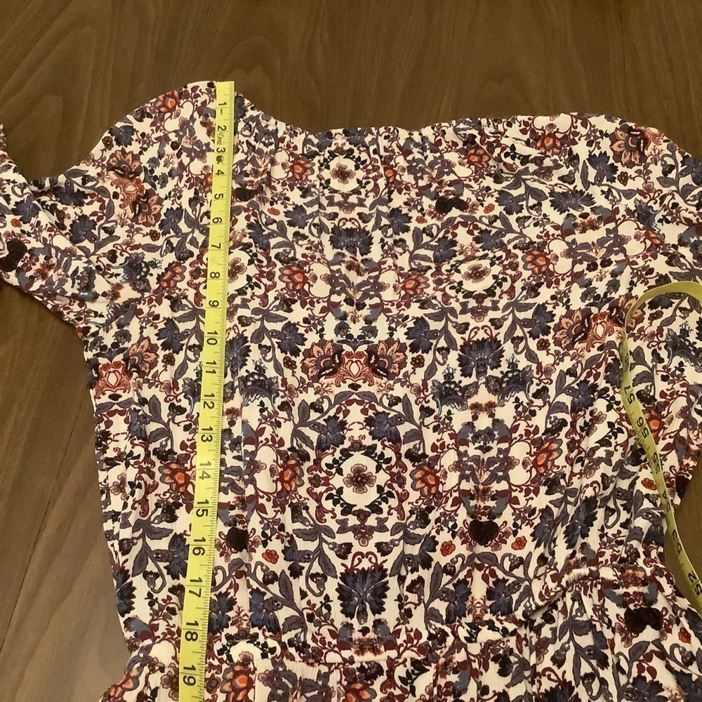 ⸻
American Eagle Boho Floral Romper • Women’s Medium - Picture 6 of 9